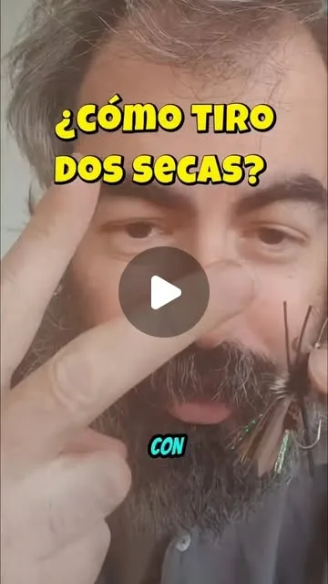 ¿Puedo castear dos moscas secas?